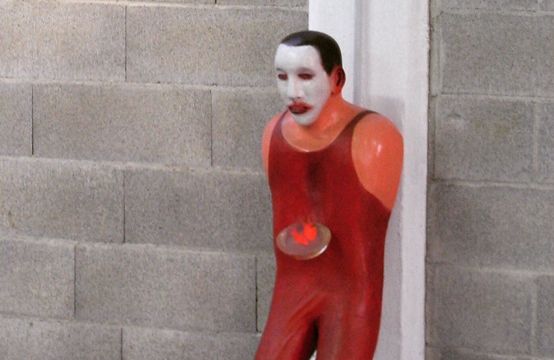 Luca Lischetti
“Figura in ginocchio”
scultura in legno di cedro
cm 96 h. x 35
Mostra Personale
Atelier Capricorno anno 2008